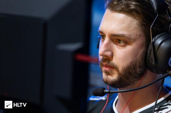 TCL电竞嘉年华厦门盛宴机皇X11L点燃S赛激情